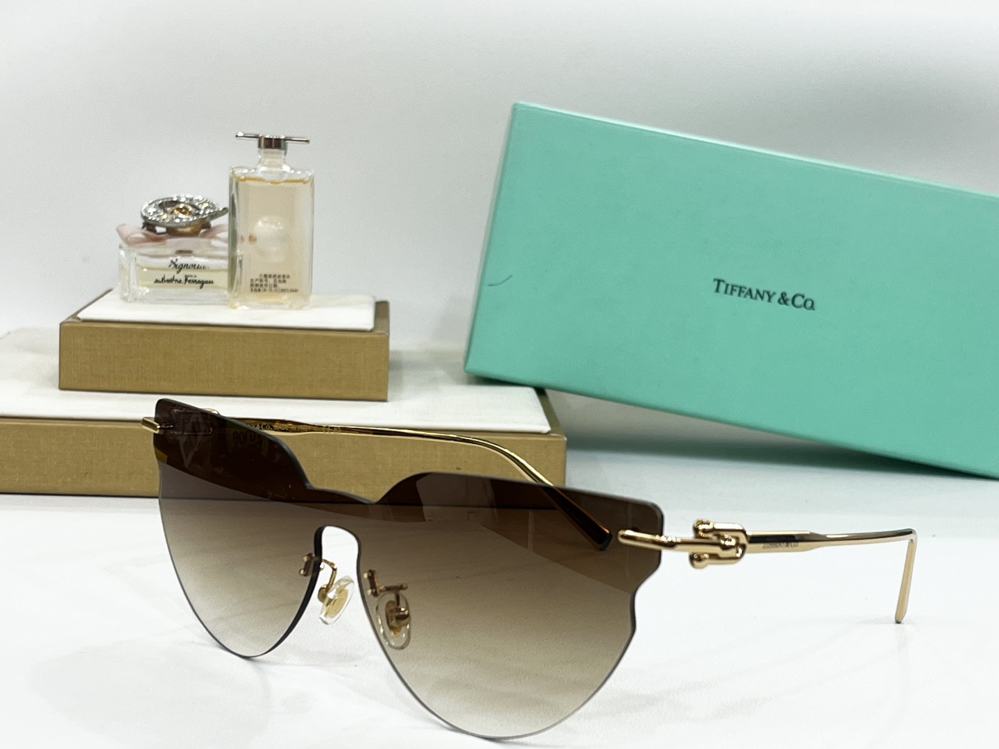  TIFFANY*
Mod：TF3104K
Size：61口17-140

