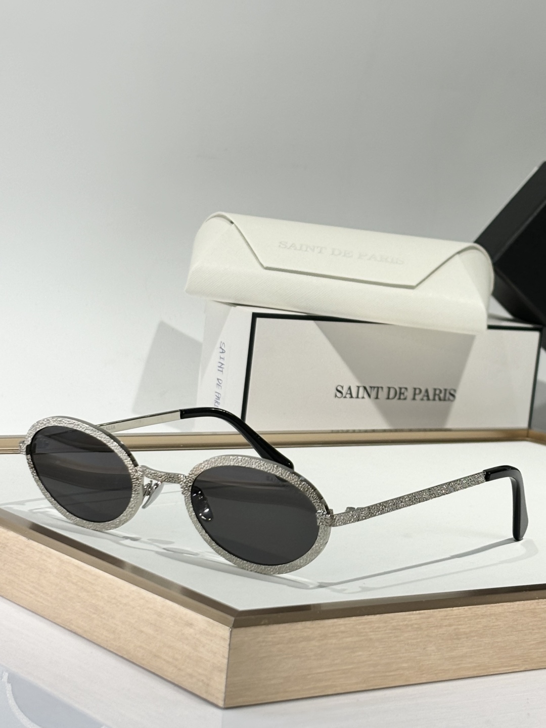  Saint De Paris
Mod：THE TOURIST
Size：53-25-140
官方同步升