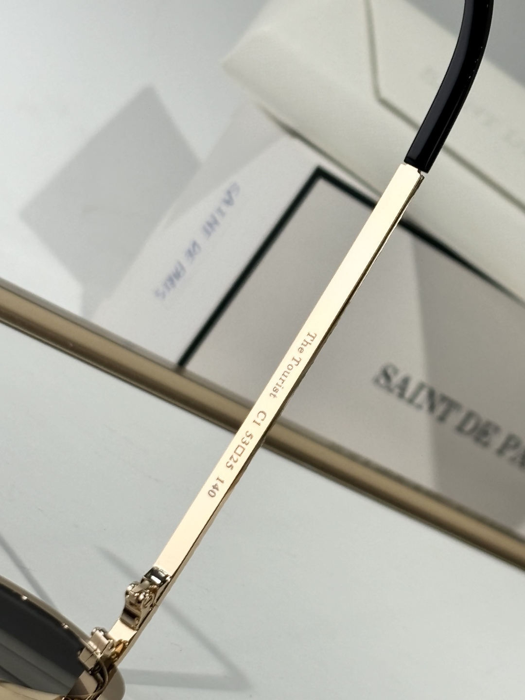  Saint De Paris
Mod：THE TOURIST
Size：53-25-140
官方同步升