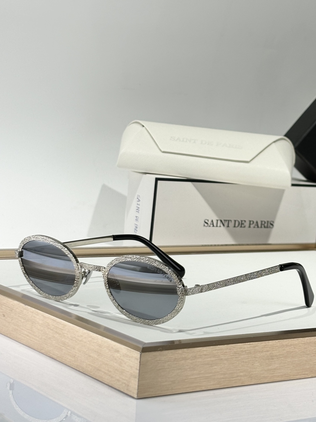  Saint De Paris
Mod：THE TOURIST
Size：53-25-140
官方同步升