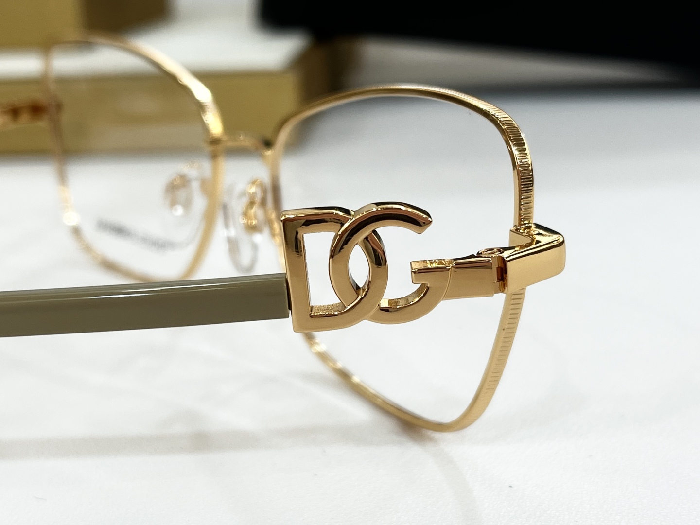 DOLCE&GABBANA
MOD：DG1338
Size：57口17-145
