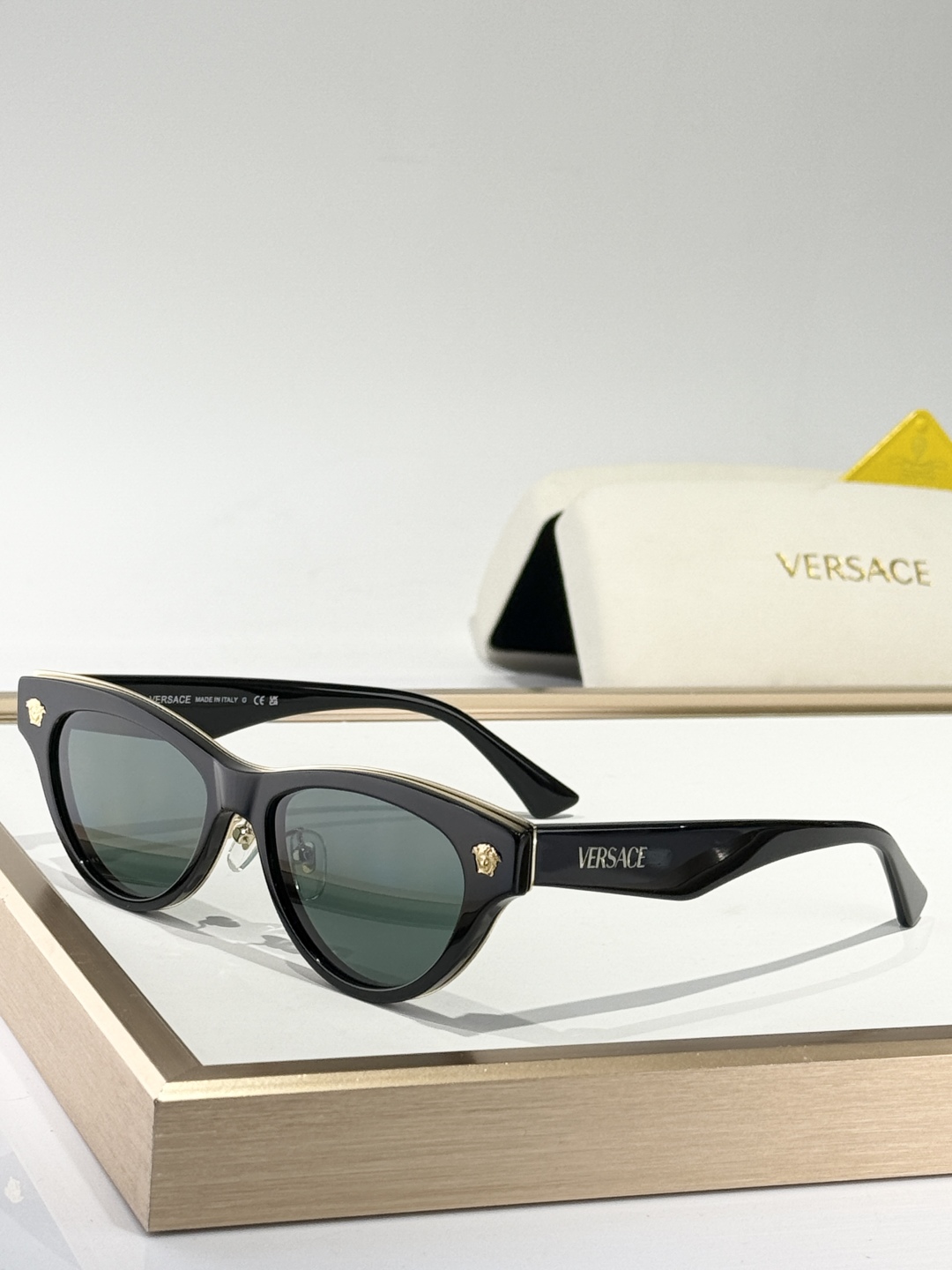  VERSACE
MOD：VE2289
Size：52口20-145
