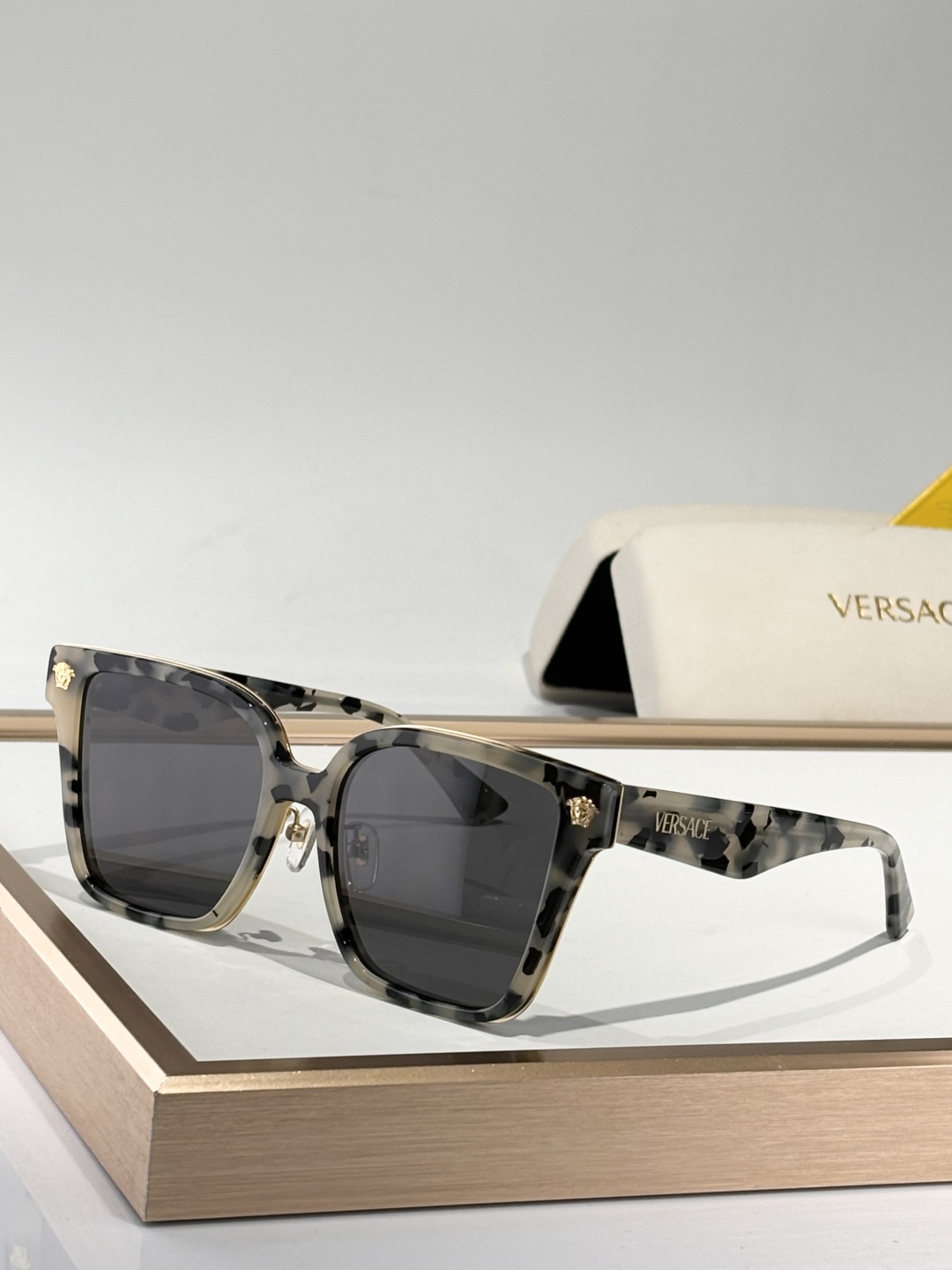  VERSACE
MOD：VE2287
Size：54口19-145
