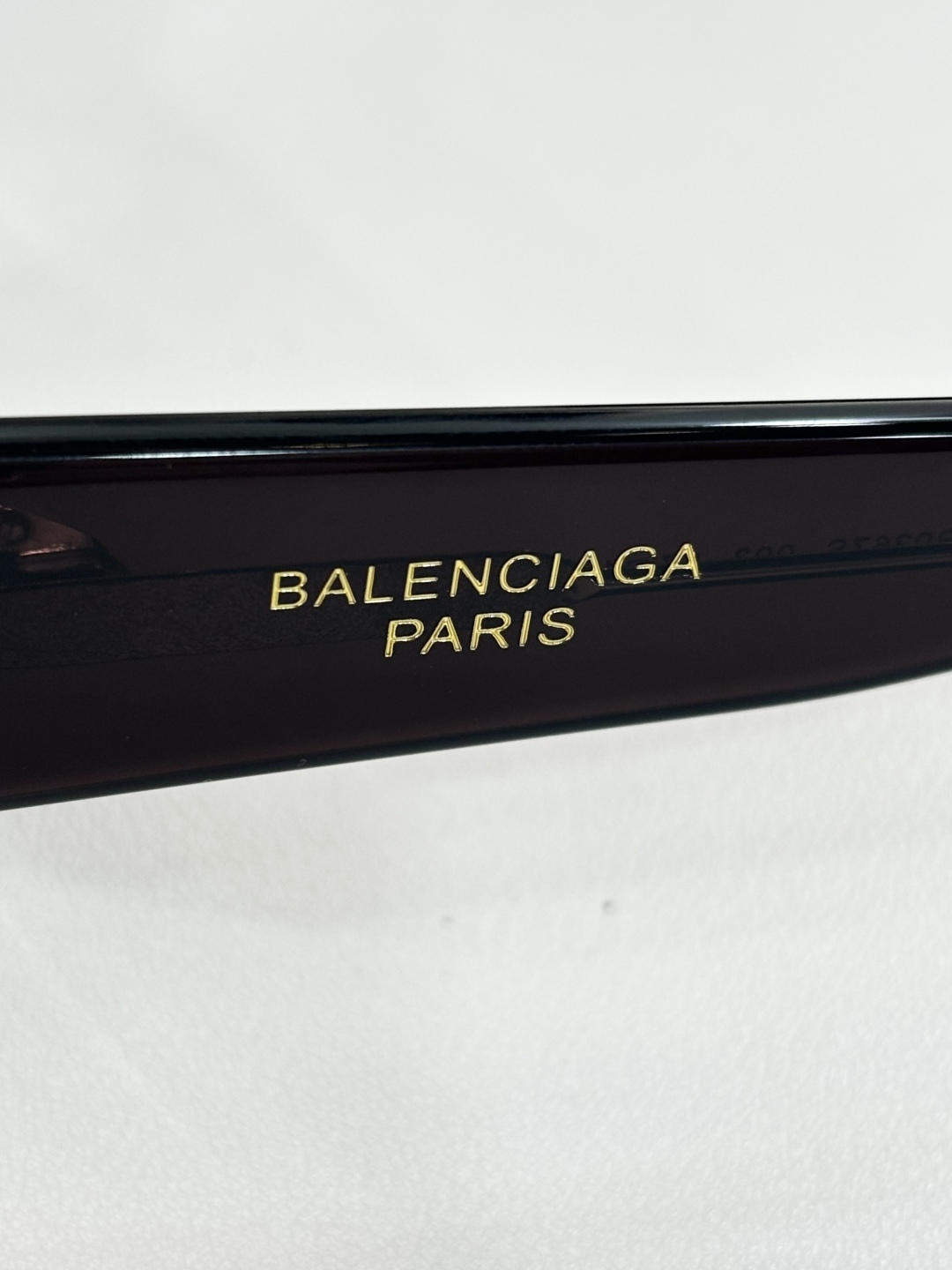  BALENCIAGA
MOD：BB0367S
Size：57口18-145
