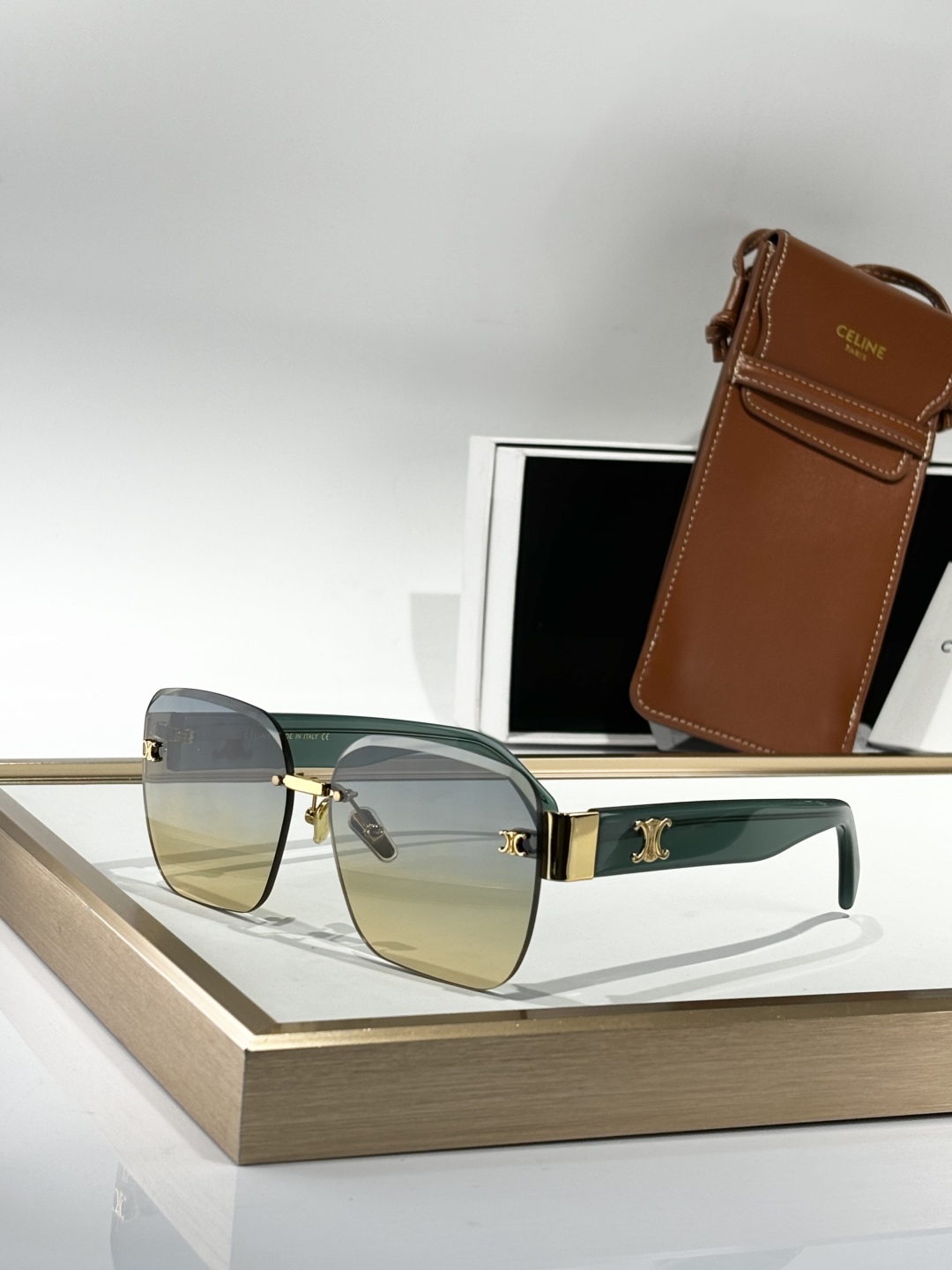  CELINE*
MOD：CL8031
Size：59-13-146
