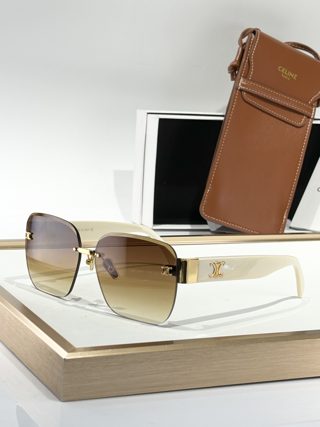  CELINE*
MOD：CL8031
Size：59-13-146
