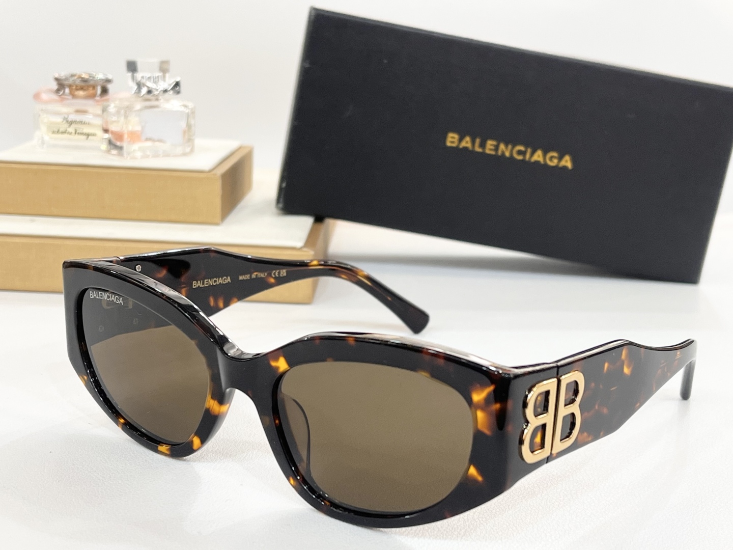 BALENCIAGA
MOD：BB0324S
Size55-20-135
