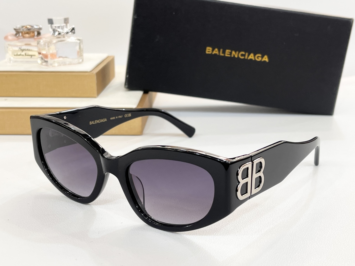 BALENCIAGA
MOD：BB0324S
Size55-20-135
