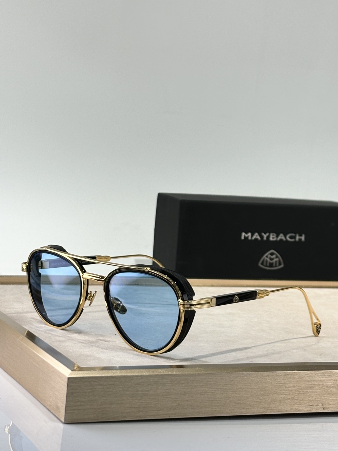    MAYBACH* 
ModTHE NEYN
SIZE52口22-145

