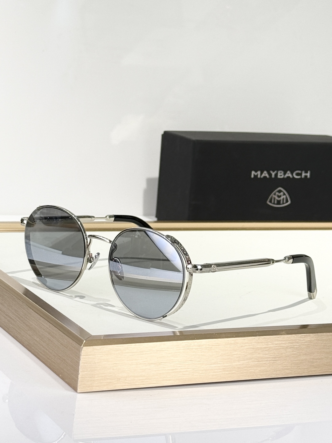  MAYBACH
MODELTHE BOULEVARD
SIZE：52-22-145
