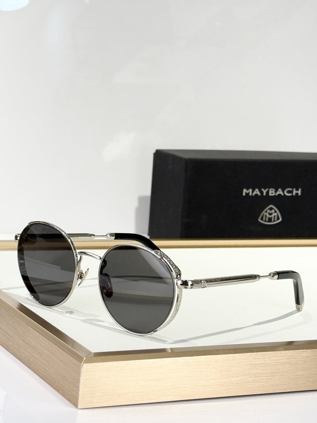  MAYBACH
MODELTHE BOULEVARD
SIZE：52-22-145
