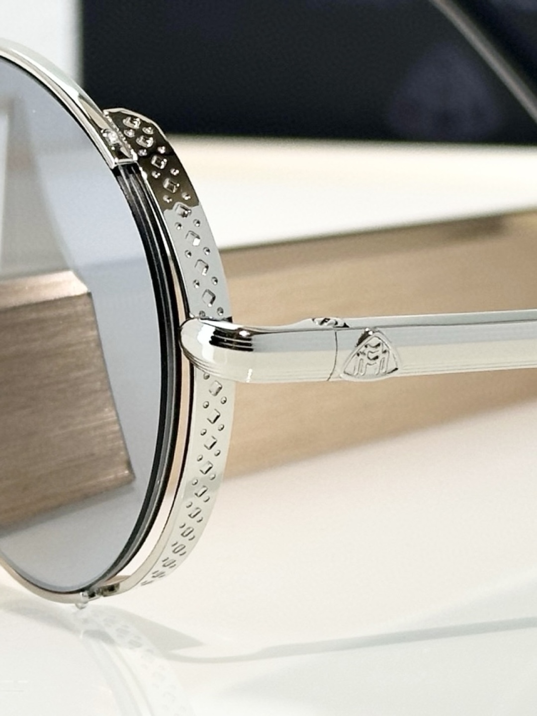  MAYBACH
MODELTHE BOULEVARD
SIZE：52-22-145
