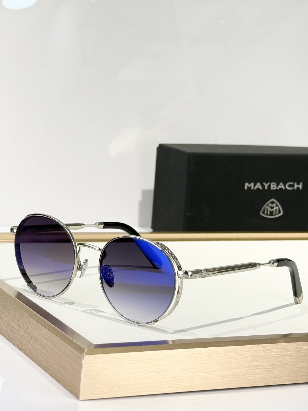  MAYBACH
MODELTHE BOULEVARD
SIZE：52-22-145
