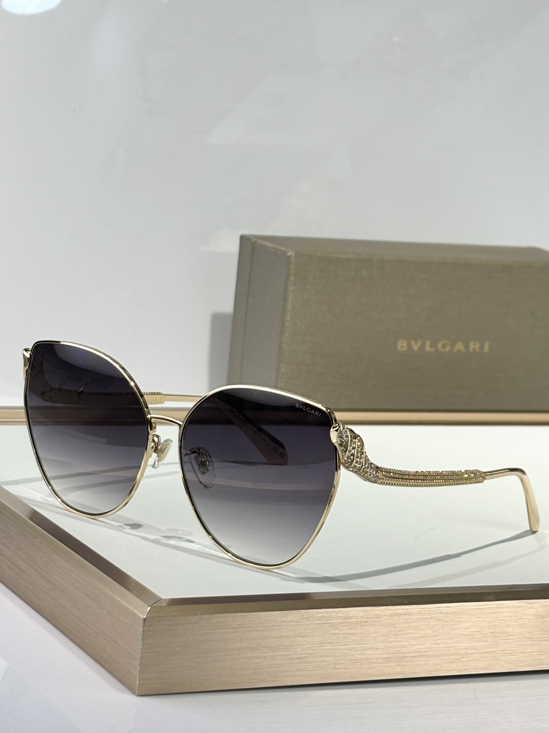 Bvlgar*
灵蛇系列
高品控
Mod：BV40010
Size：63-14-140
