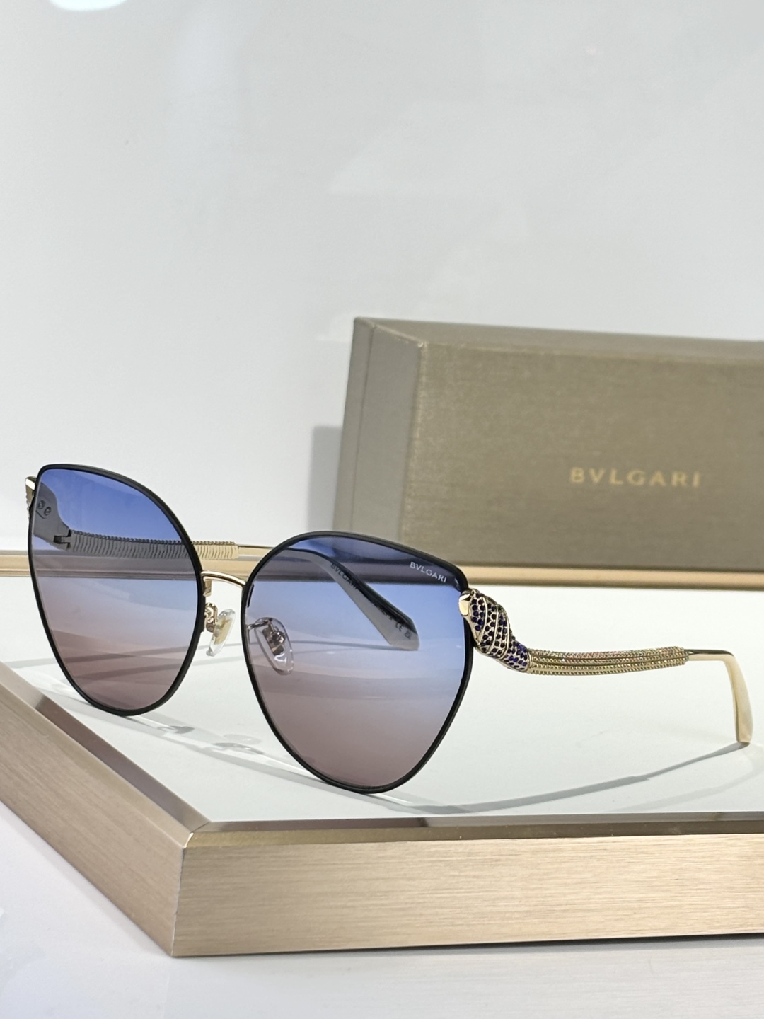  Bvlgar*
灵蛇系列
高品控
Mod：BV40010
Size：63-14-140
