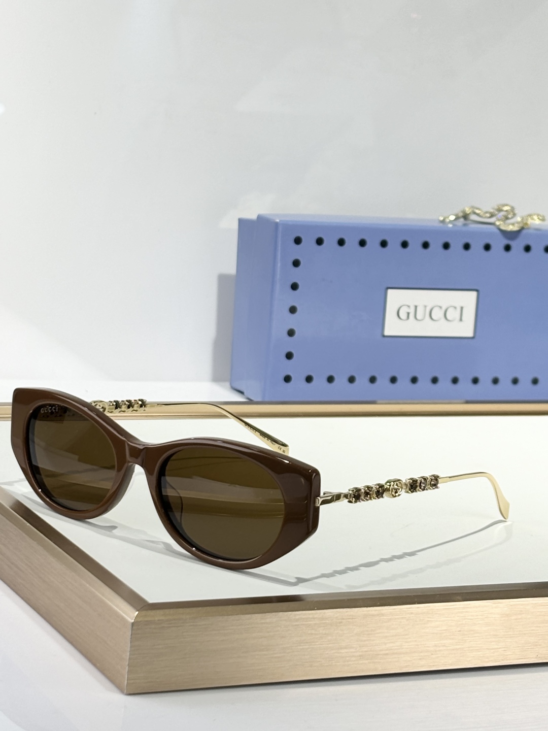  GUCC*
Mod ：GG1970
Size ：54-19-145
双GG➕钻石💎元素
气质拿捏款
