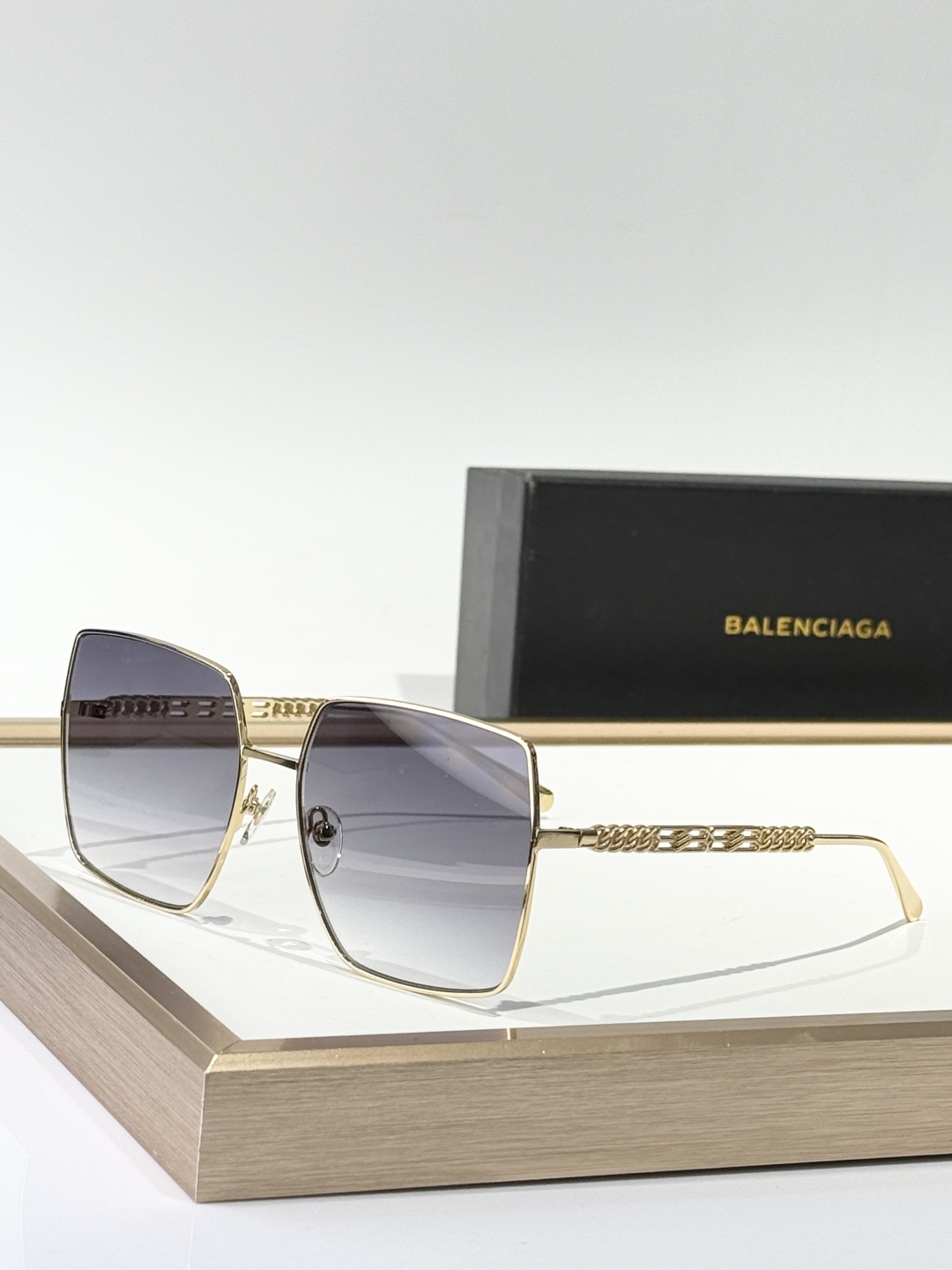  BALENCIAGA
MOD：BB0012
Size：58口18-143

