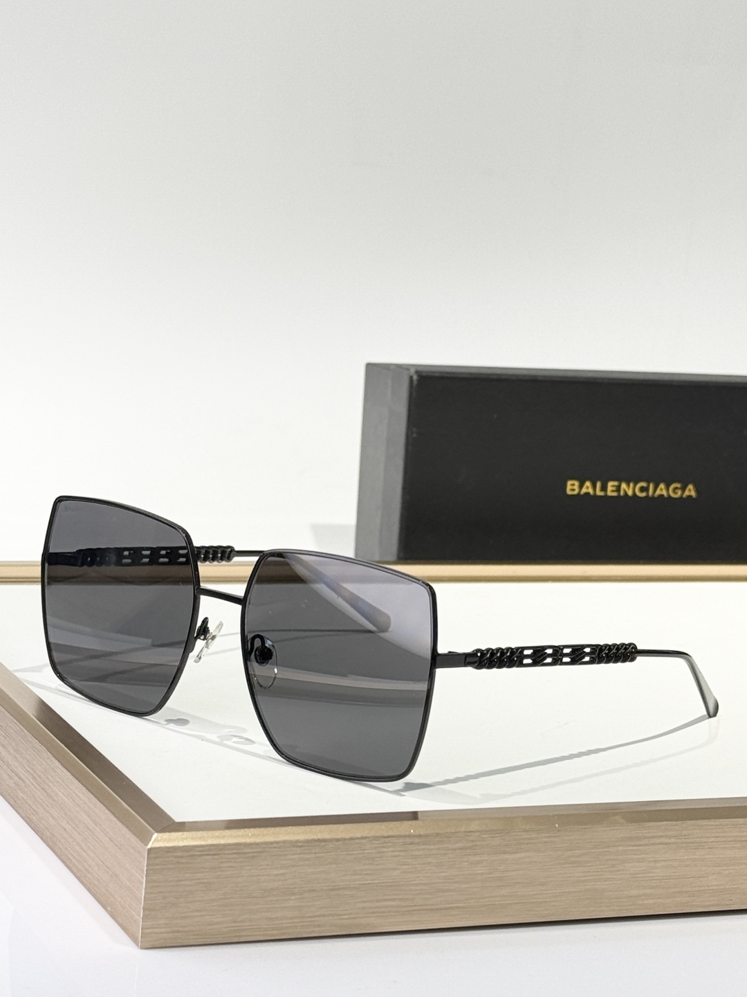  BALENCIAGA
MOD：BB0012
Size：58口18-143
