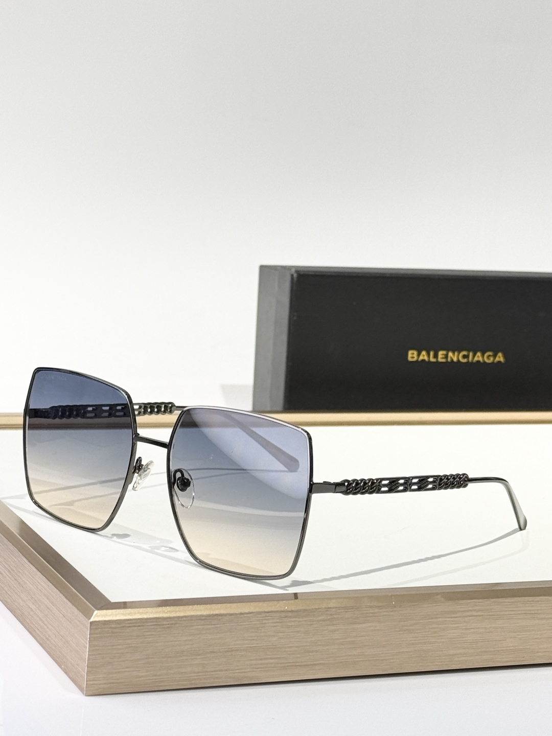  BALENCIAGA
MOD：BB0012
Size：58口18-143
