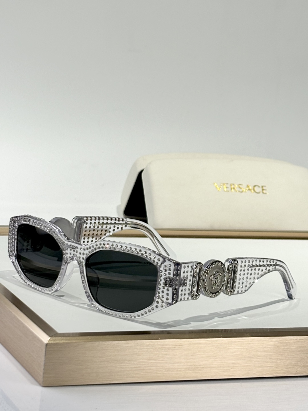 VERSAC*
Mod ：VE4361
Size ：53-18-140
💎元素
气质拿捏款

