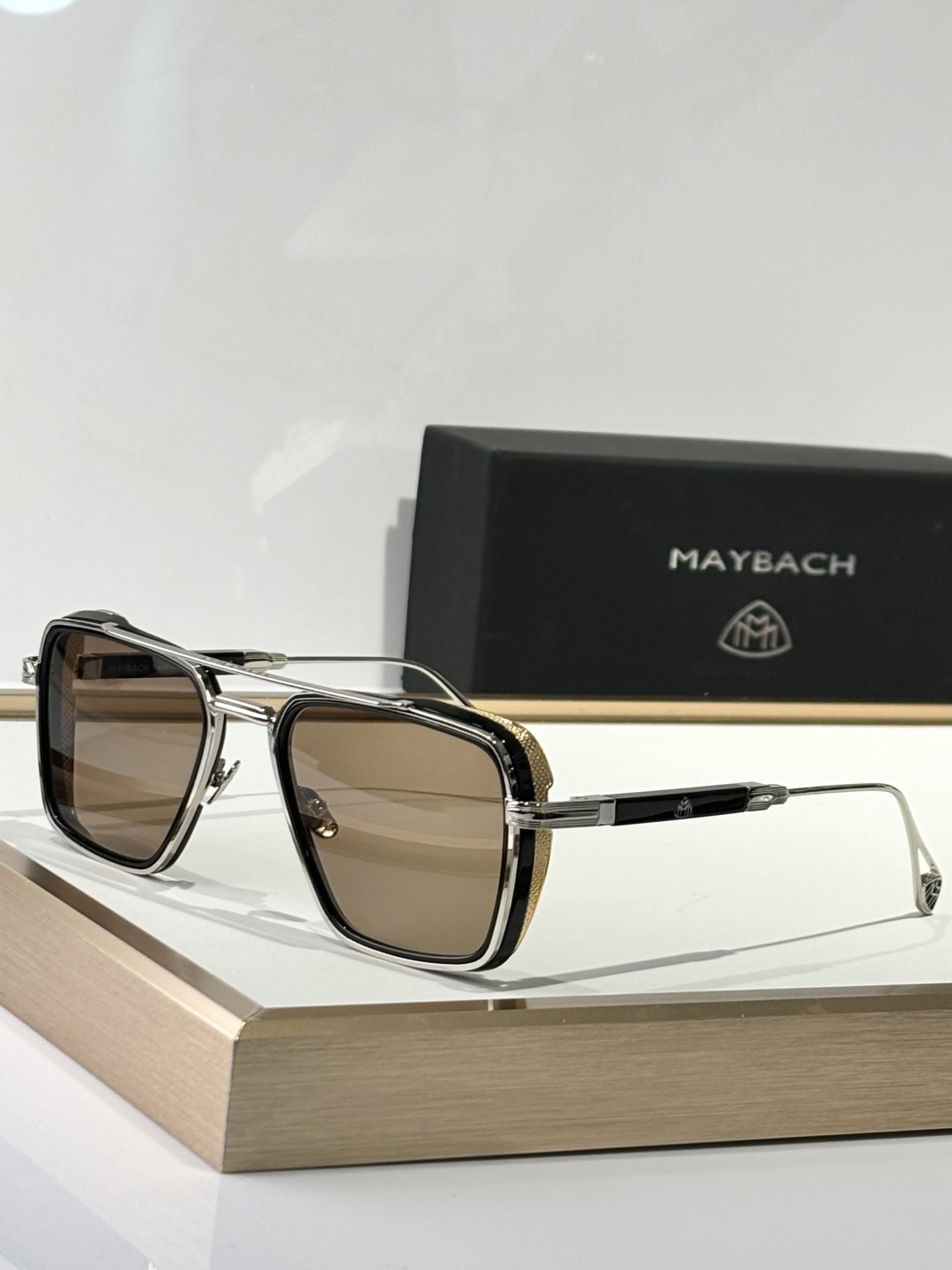  MAYBACH* 
THE NEAN
SIZE55口25-145

