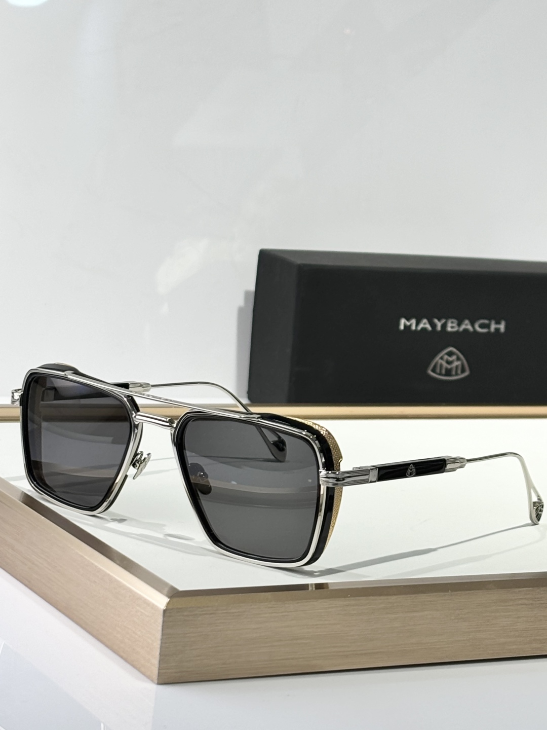  MAYBACH* 
THE NEAN
SIZE55口25-145

