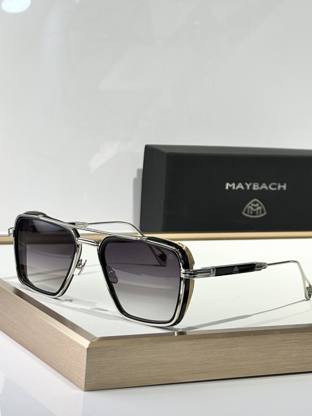 MAYBACH* 
THE NEAN
SIZE55口25-145

