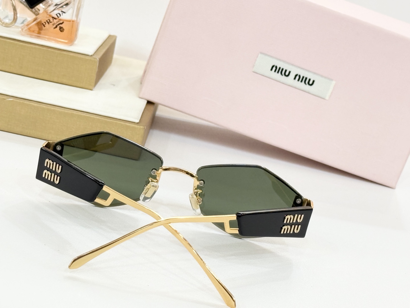  MIU MIU
MODEL SMU16ZS
SIZE：56-18-145
