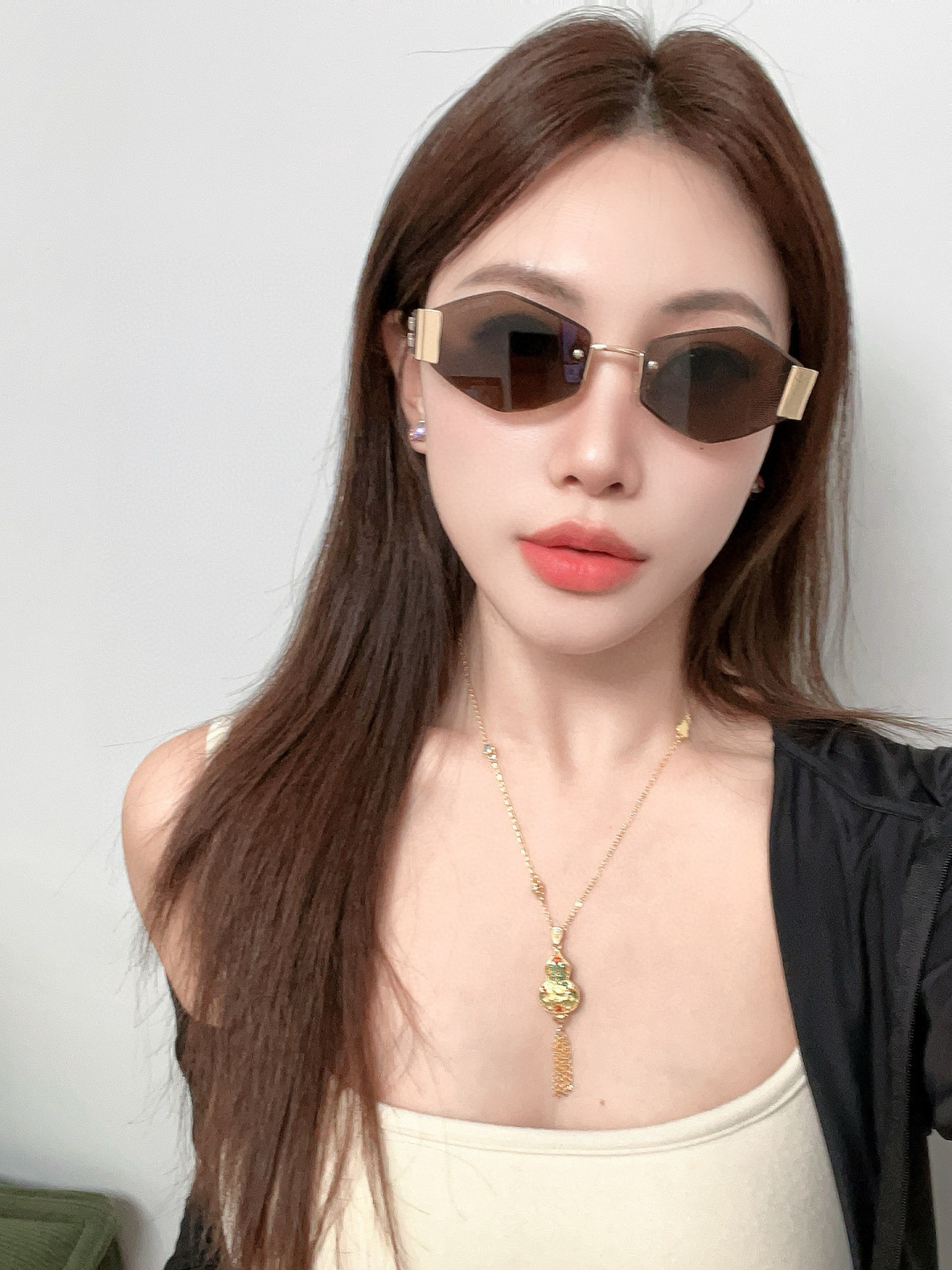  MIU MIU
MODEL SMU16ZS
SIZE：56-18-145
