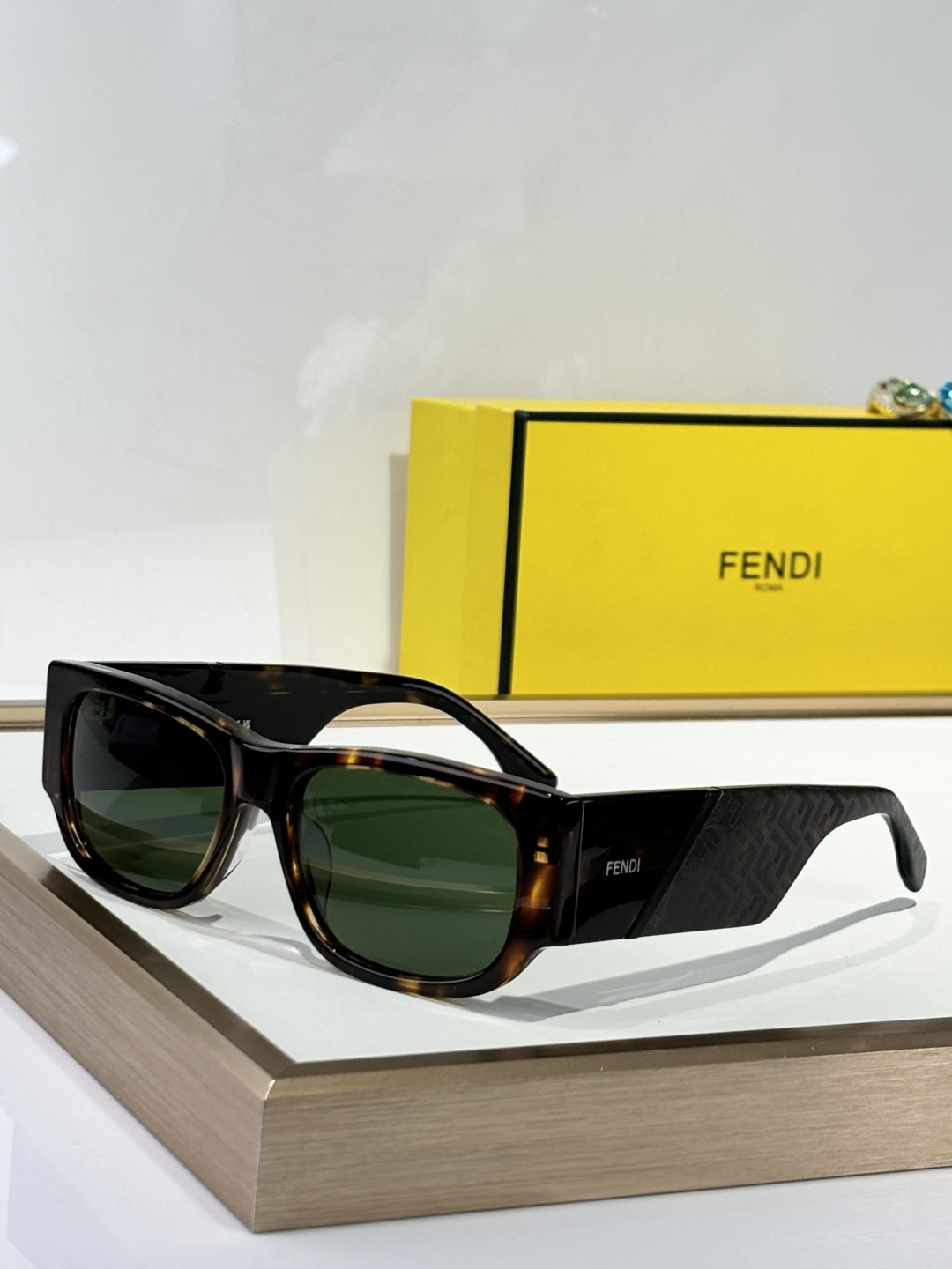  FEND*✨✨✨
MODEL：FE40156I
SIZE：53口18-145

