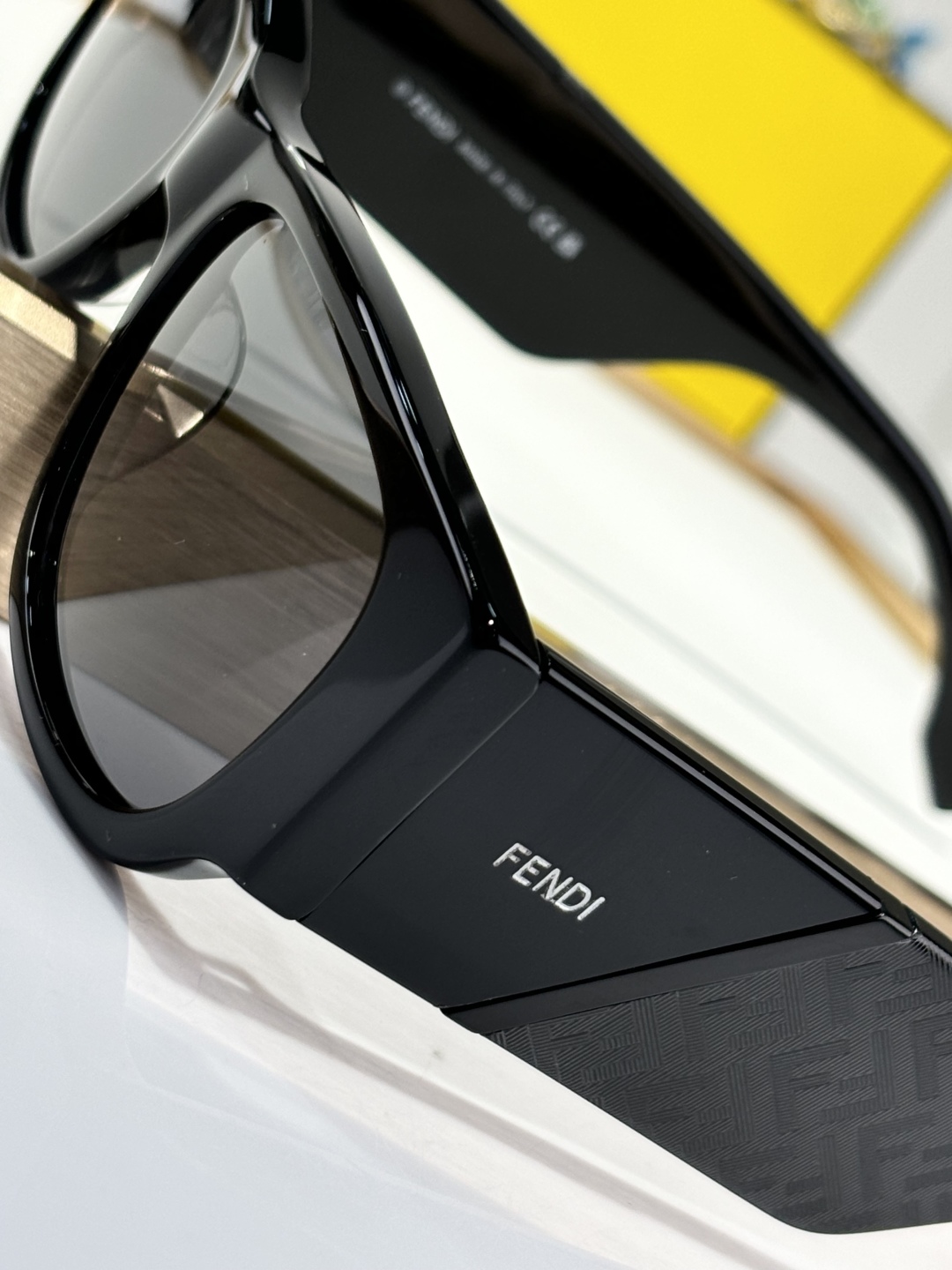 FEND*✨✨✨
MODEL：FE40156I
SIZE：53口18-145

