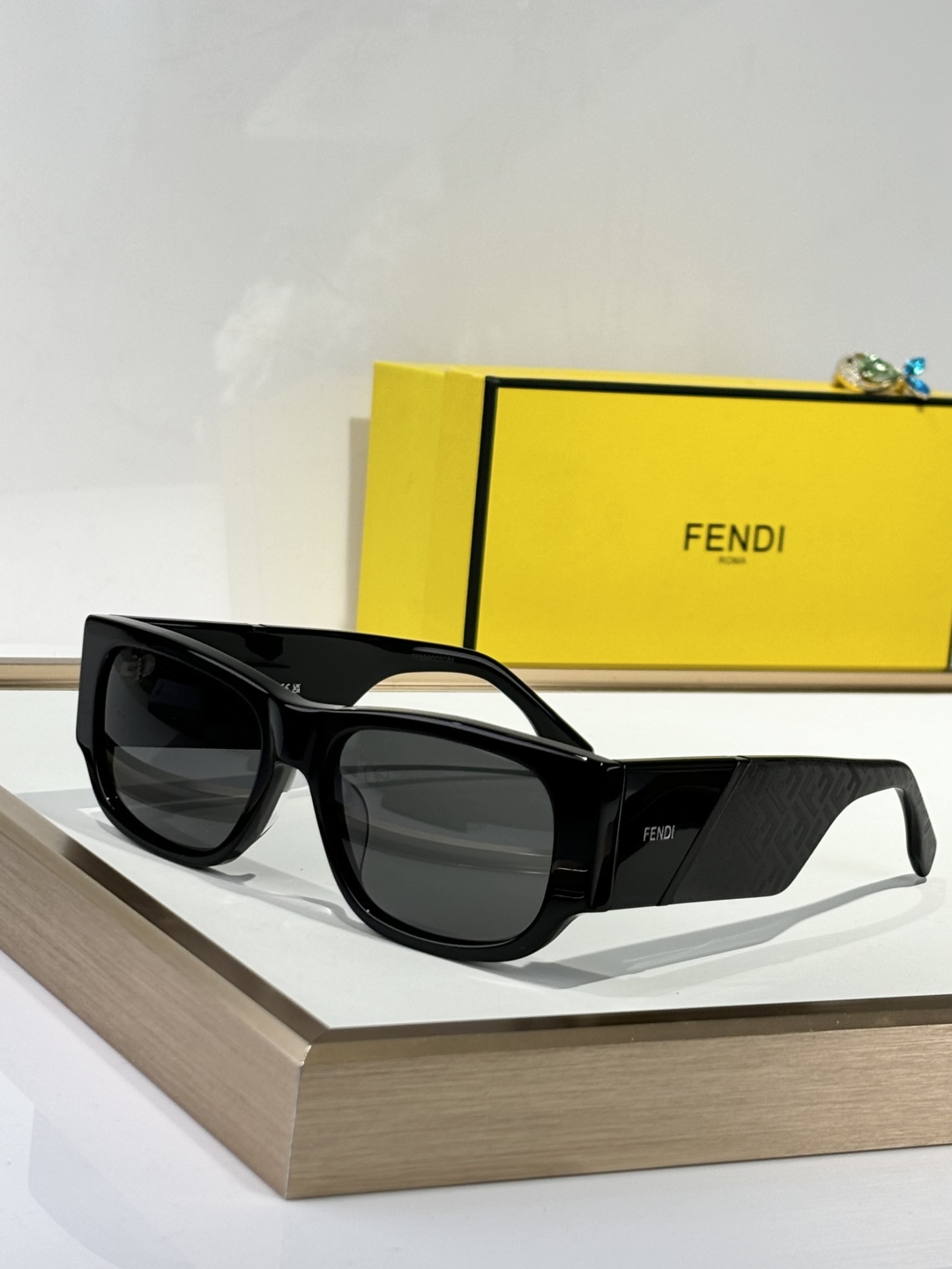  FEND*✨✨✨
MODEL：FE40156I
SIZE：53口18-145

