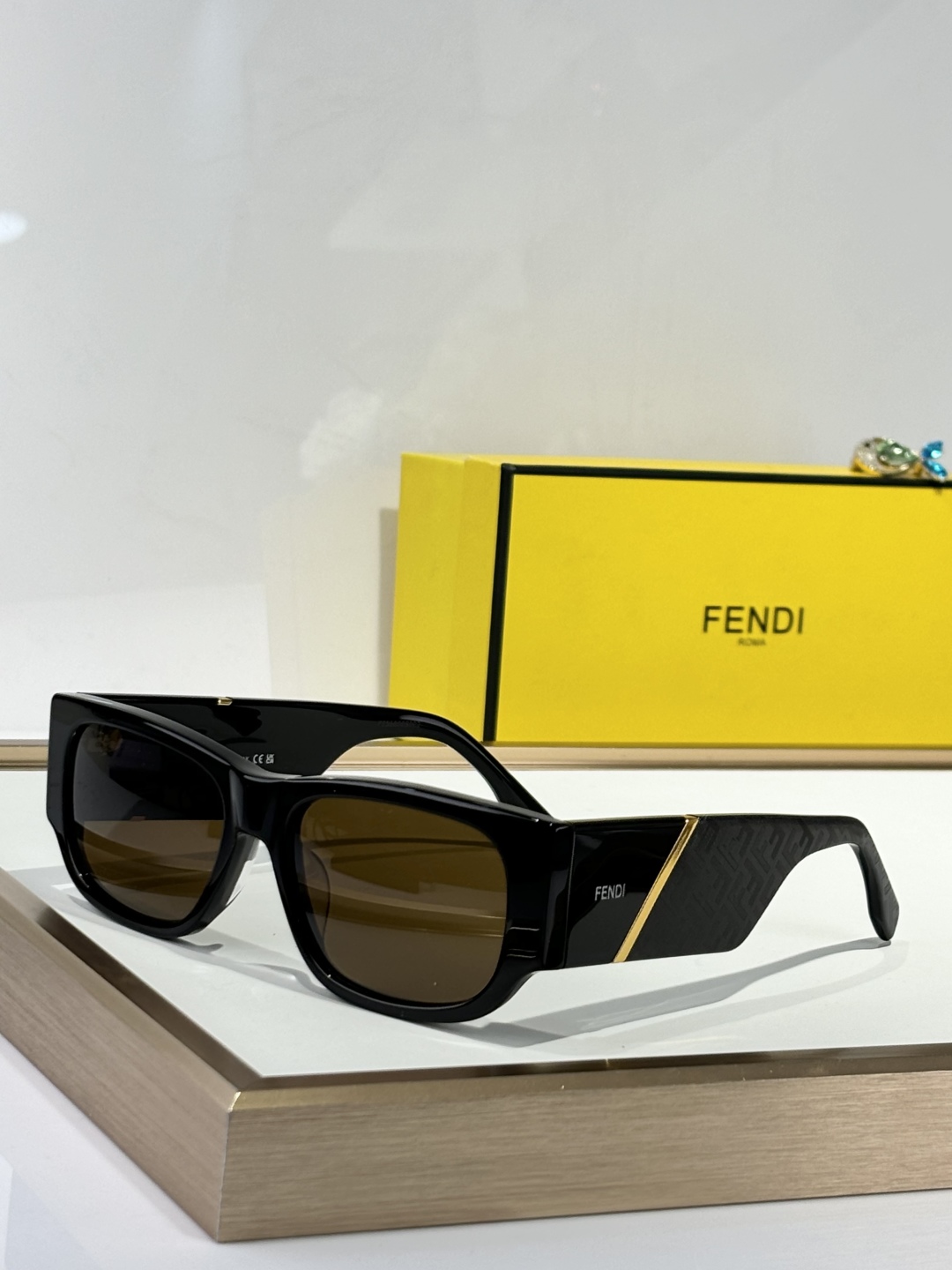  FEND*✨✨✨
MODEL：FE40156I
SIZE：53口18-145

