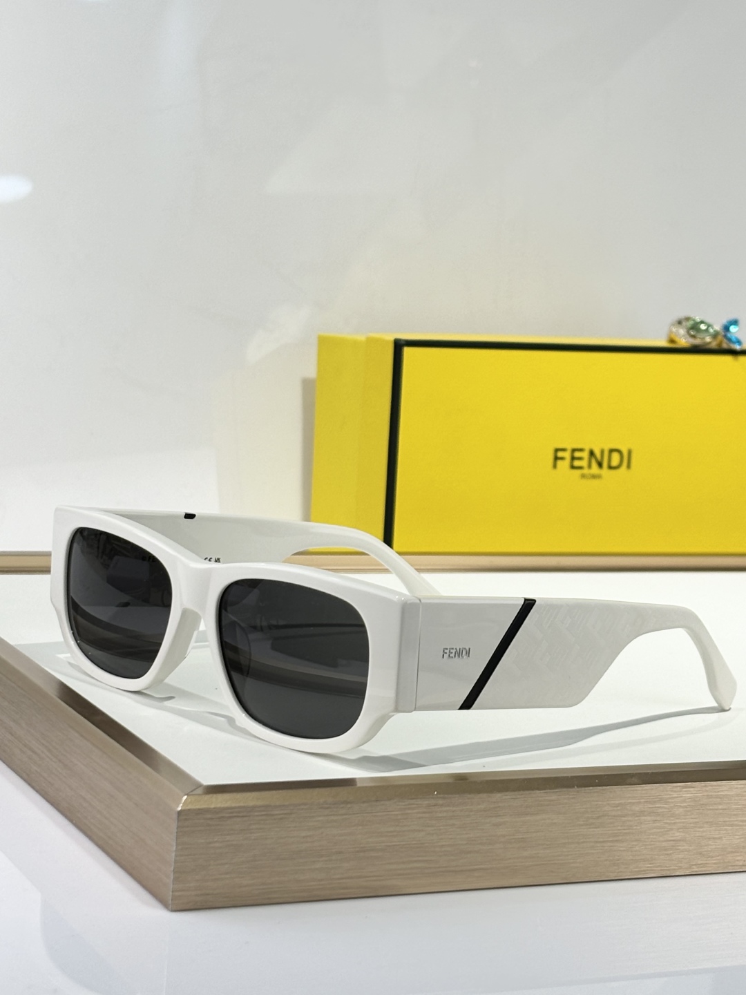  FEND*✨✨✨
MODEL：FE40156I
SIZE：53口18-145

