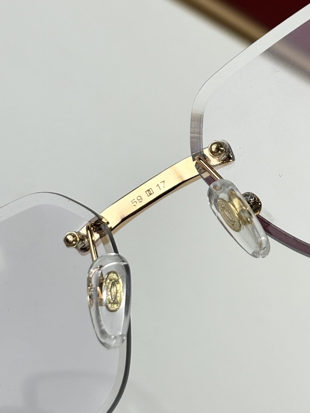  Cartie*
MODEL：CT0570S
SIZE 59口17-143
Photo chromic
