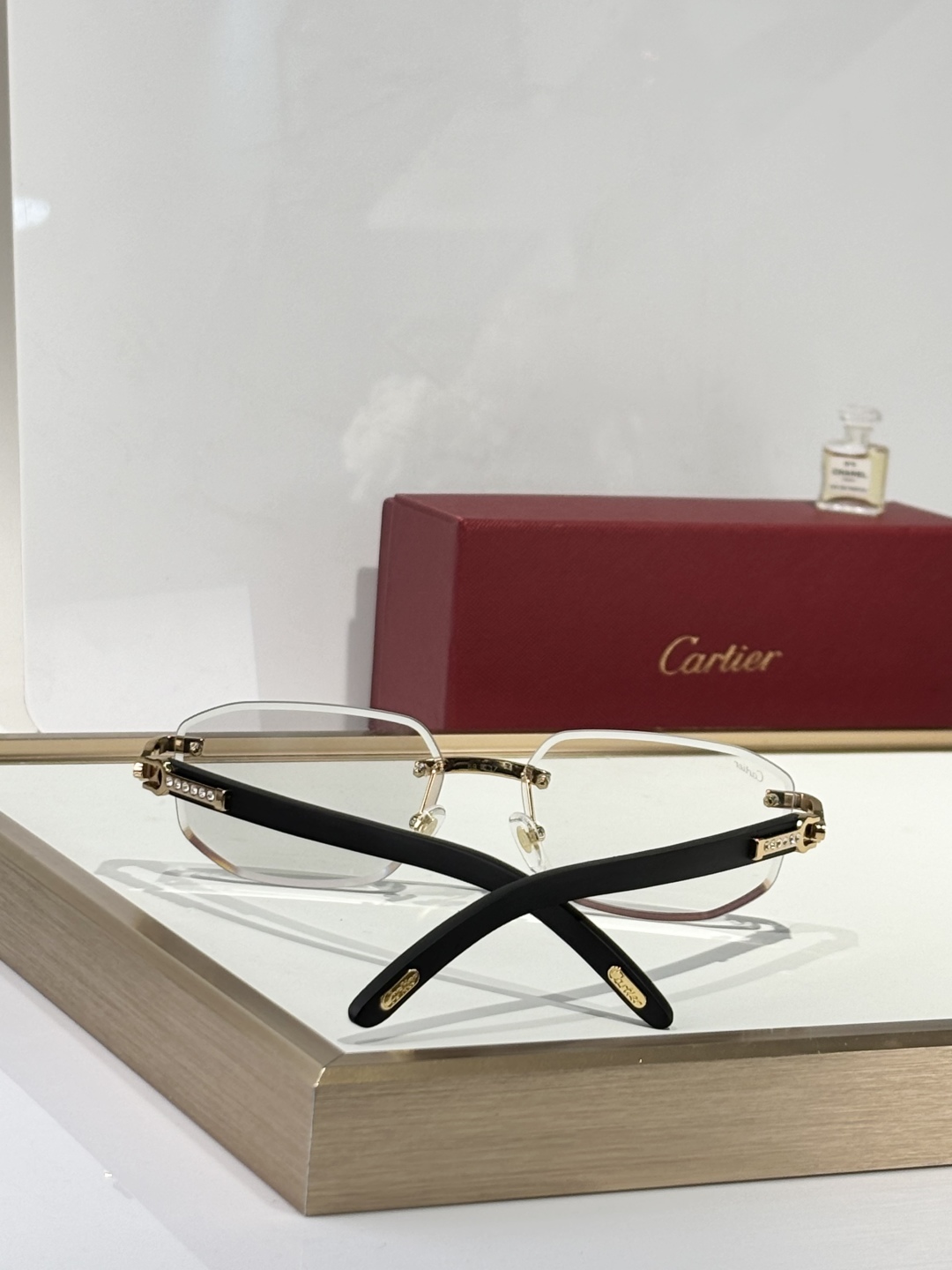 Cartie*
MODEL：CT0570S
SIZE 59口17-143
Photo chromic
