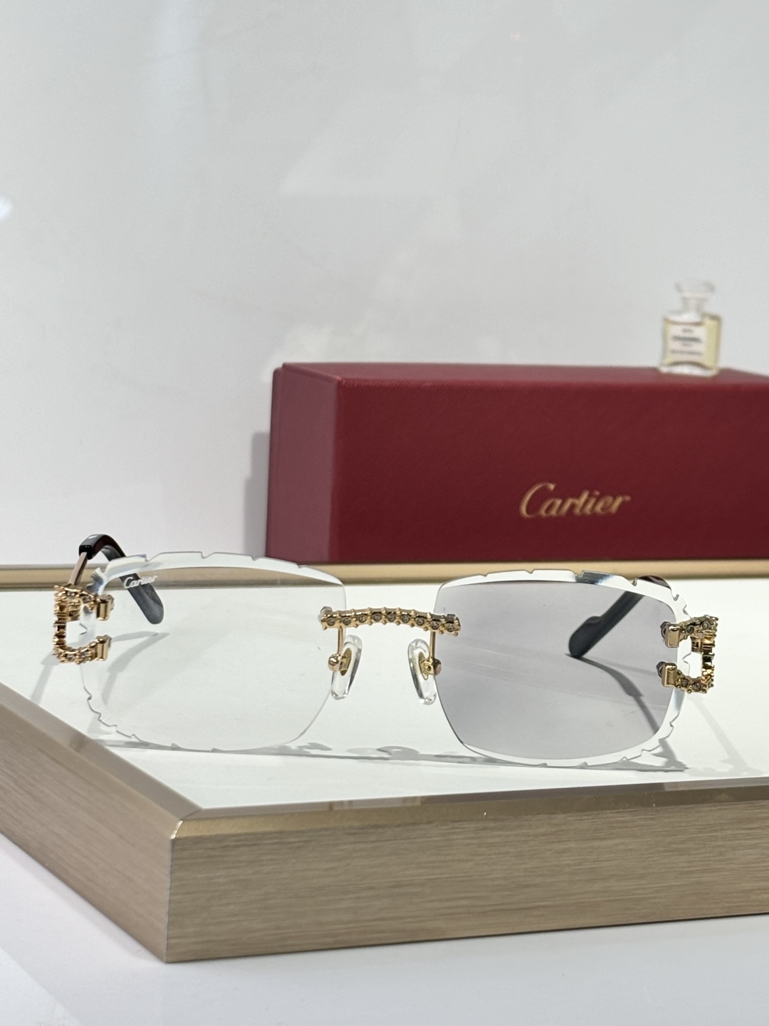 Cartie*
MODEL：CT060
SIZE 59口17-143
Photo chromic
