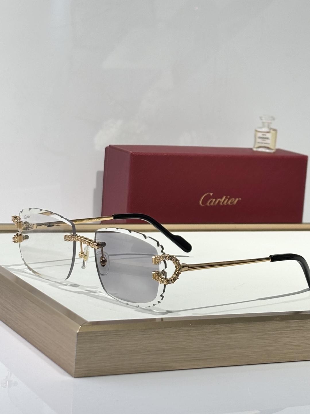  Cartie*
MODEL：CT060
SIZE 59口17-143
Photo chromic
