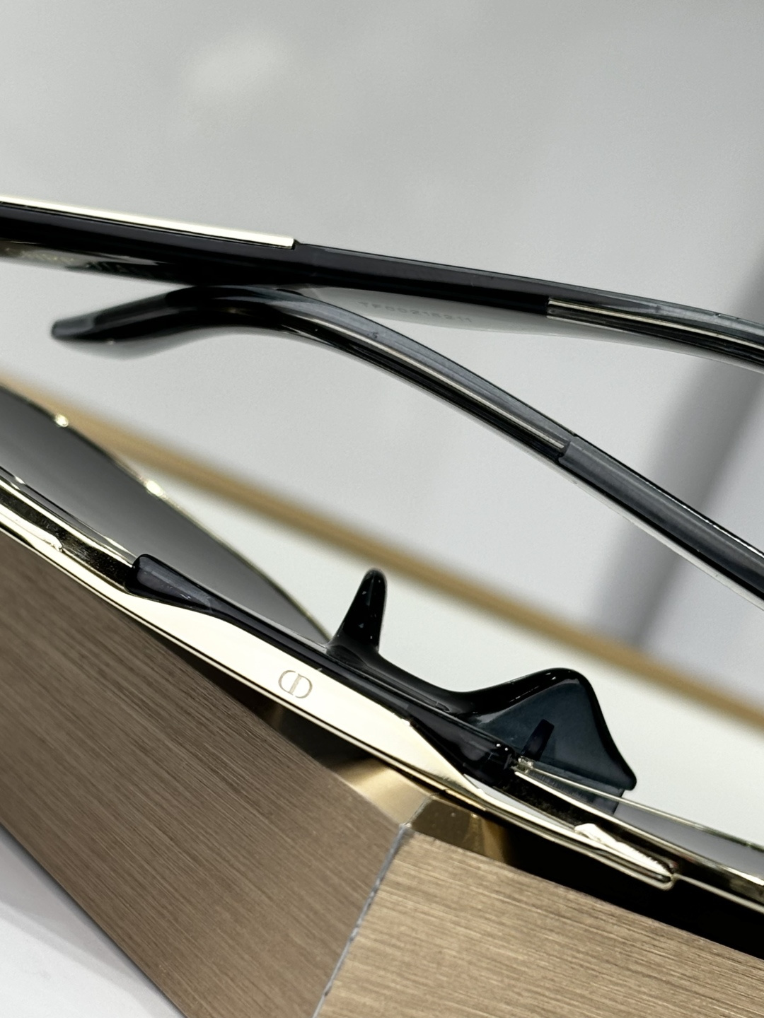 Dio*Mod：Signature A3USize：61-13-140磨砂质感