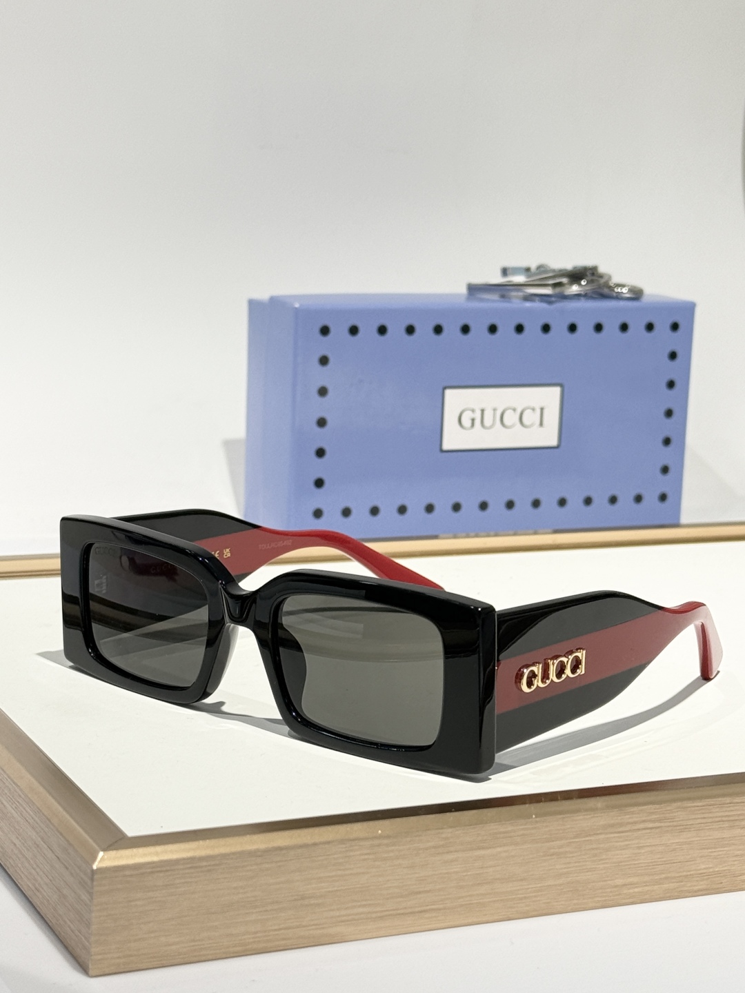 GUCC*
MOD：GG1860S
Size：53口22-145
