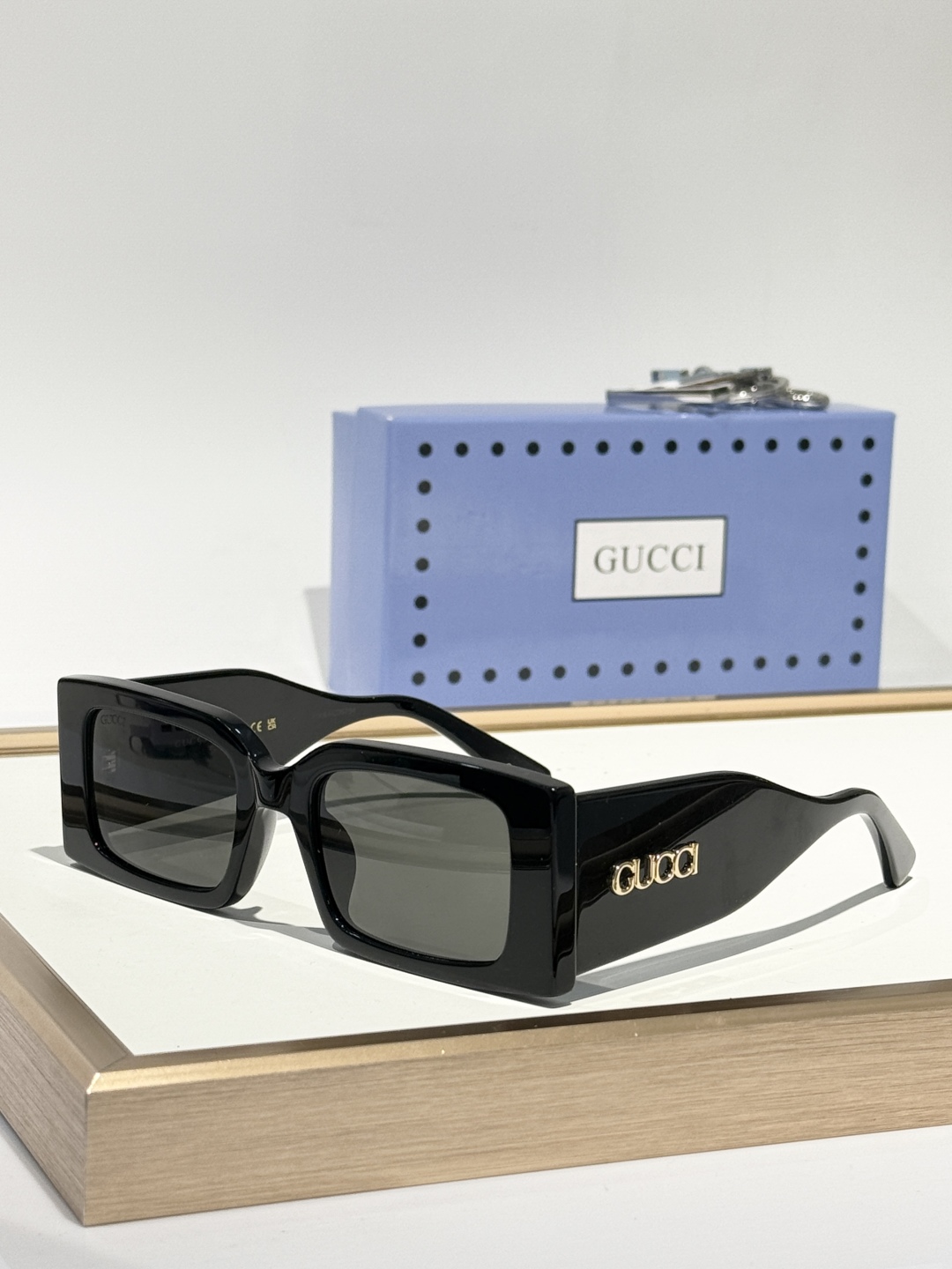  GUCC*
MOD：GG1860S
Size：53口22-145
