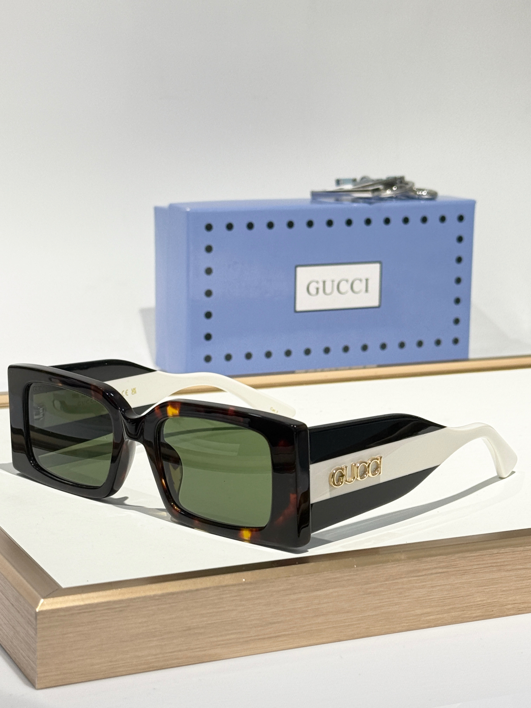  GUCC*
MOD：GG1860S
Size：53口22-145
