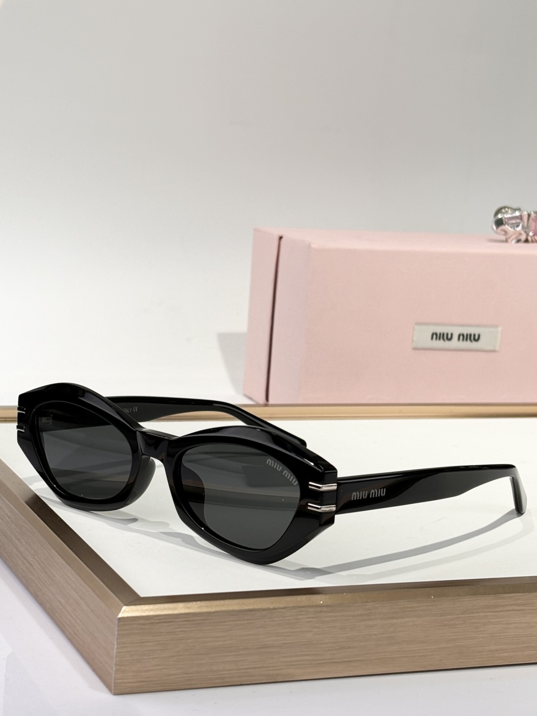  MIU MIU
MOD：SWU41WS
Size：55口20-148
