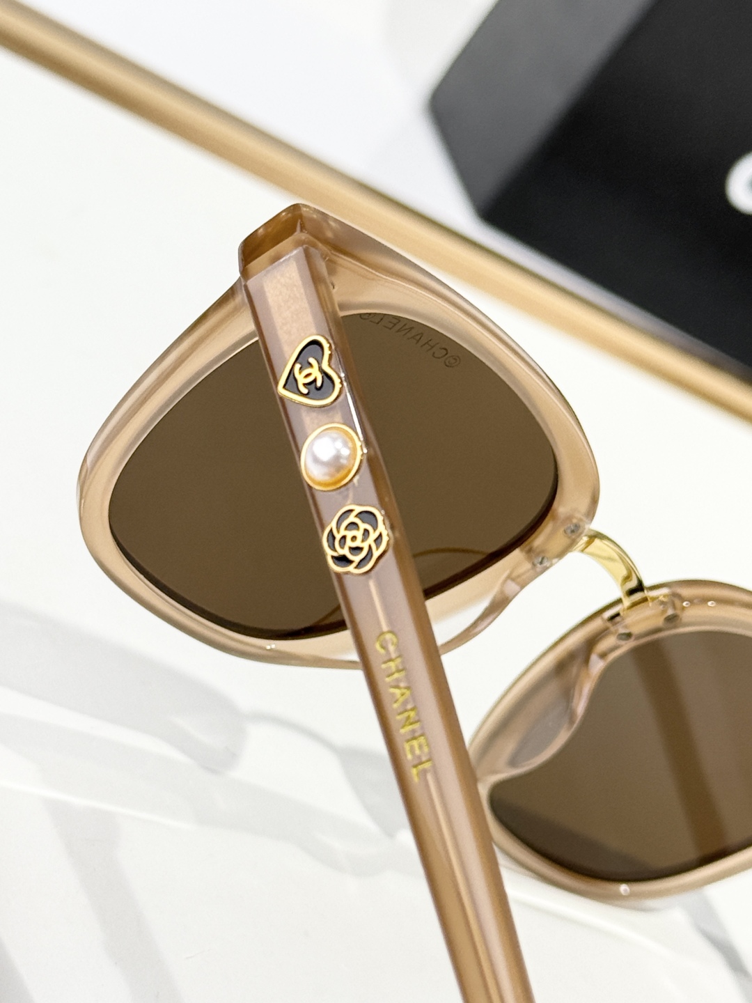  CHANEL
MOD：CH8822
Size：57口18-145

