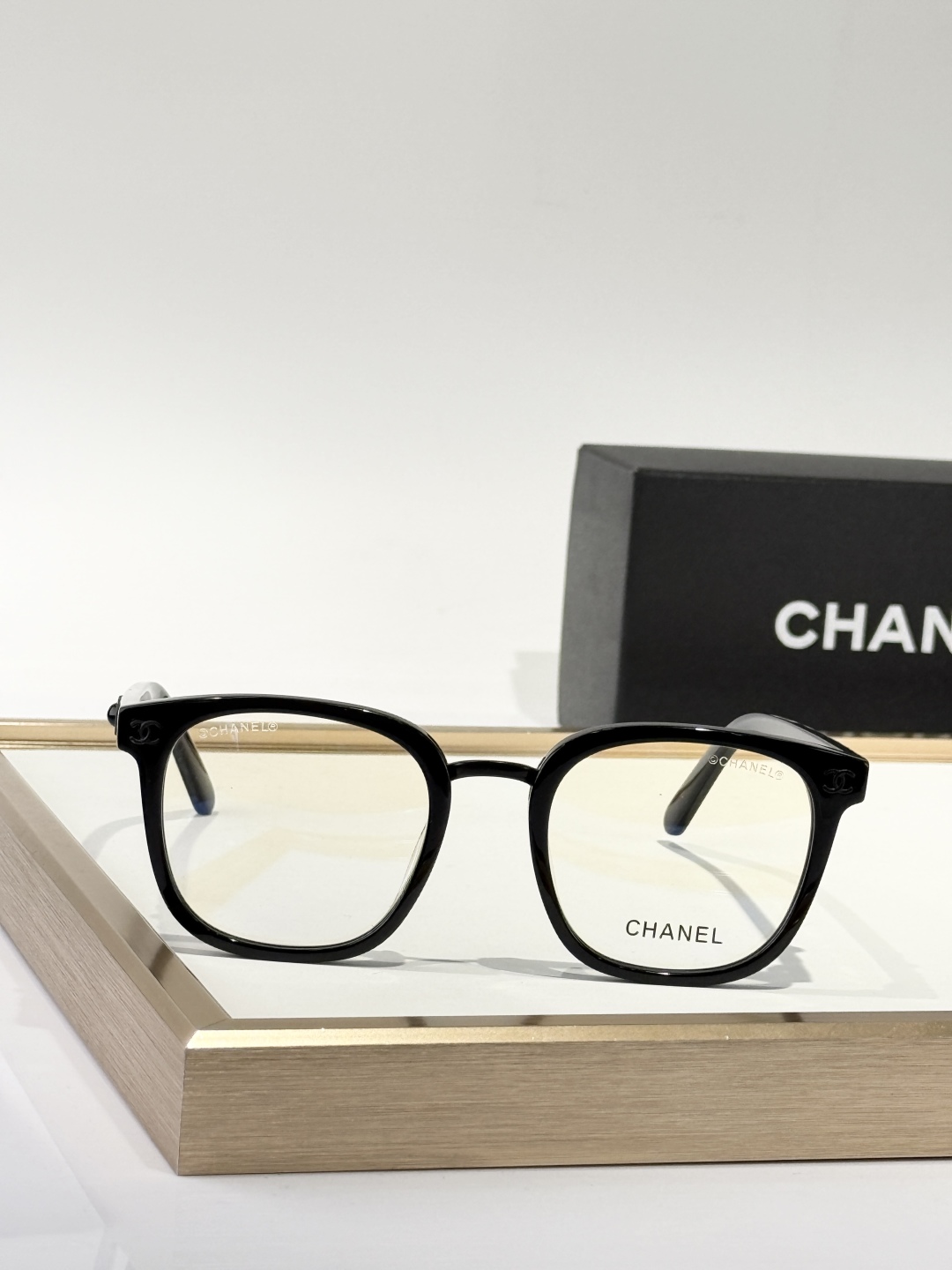  CHANEL
MOD：CH8822
Size：57口18-145
