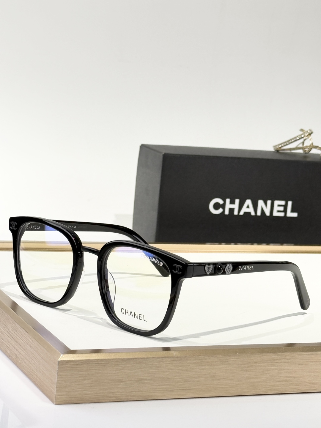  CHANEL
MOD：CH8822
Size：57口18-145
