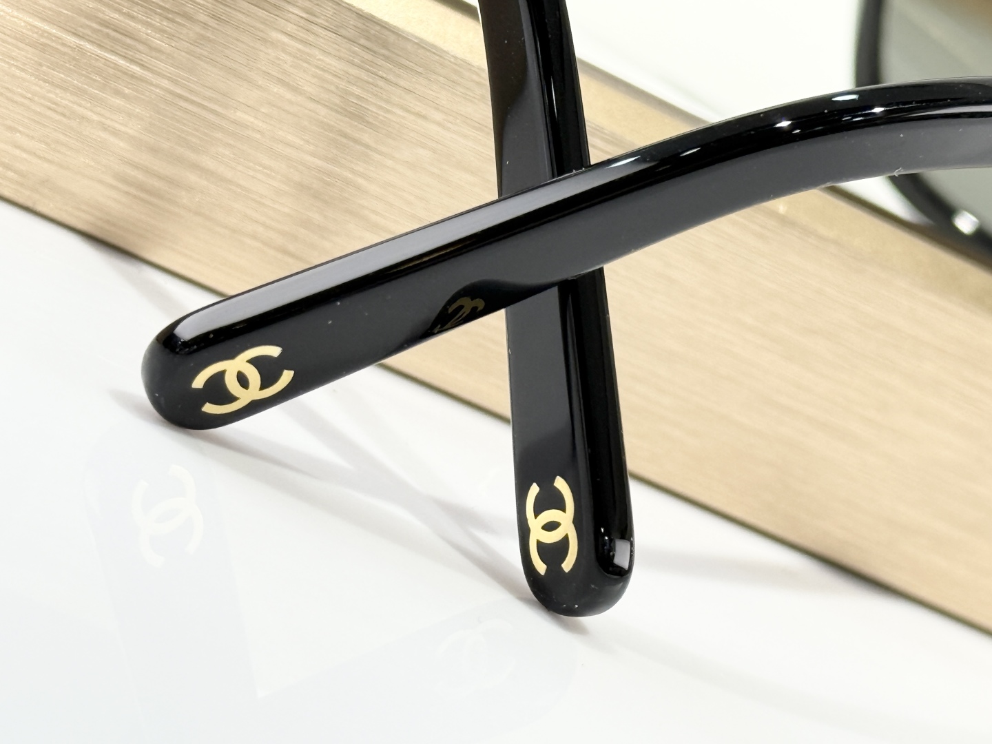  CHANEL
MOD：CH8822
Size：57口18-145
