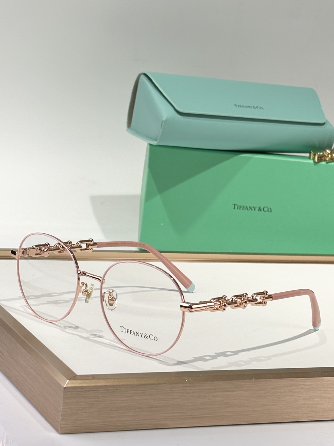  TIFFANY&Co.
MODEL：TF1148D
SIZE：56口18-145
