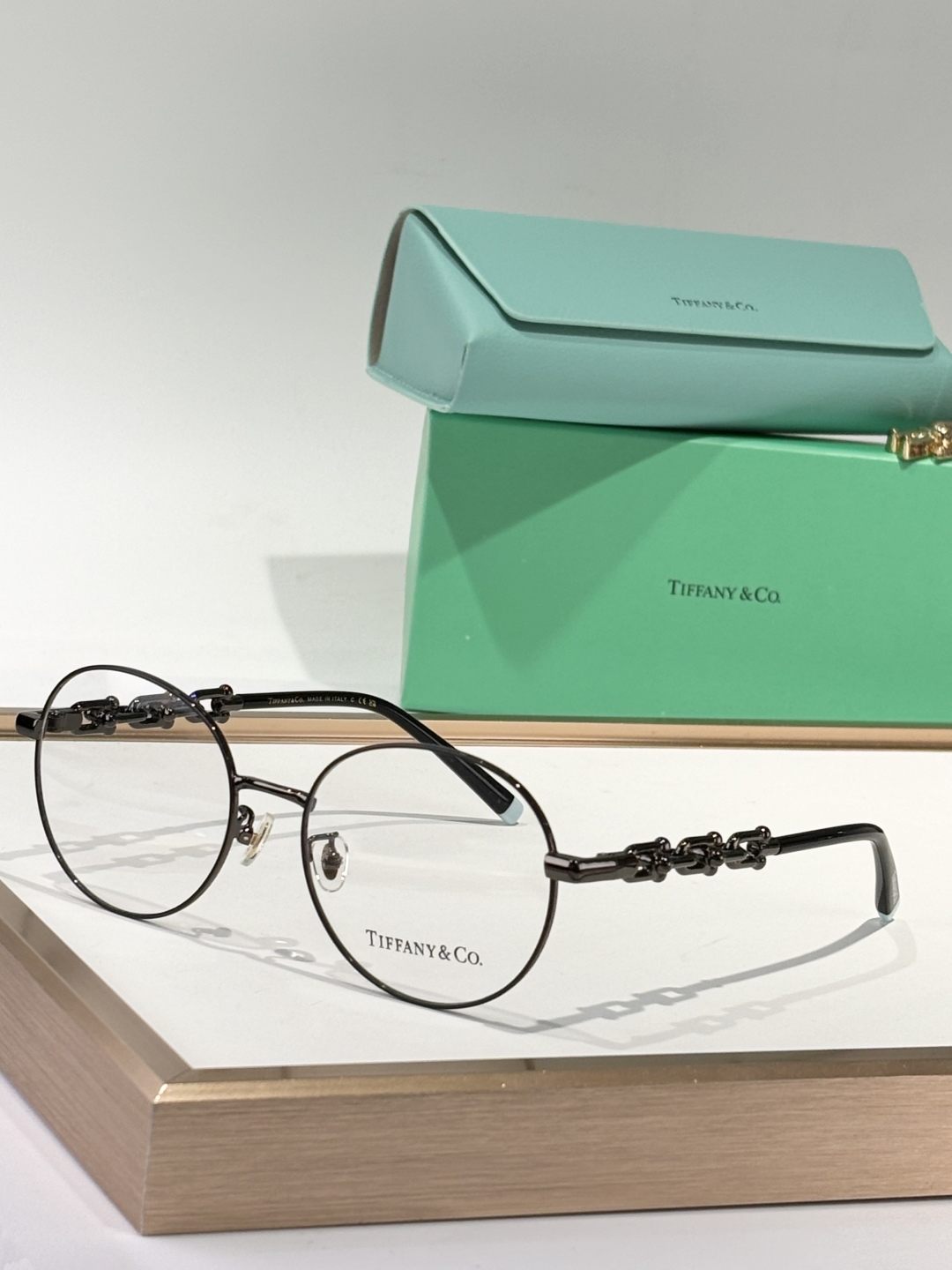  TIFFANY&Co.
MODEL：TF1148D
SIZE：56口18-145
