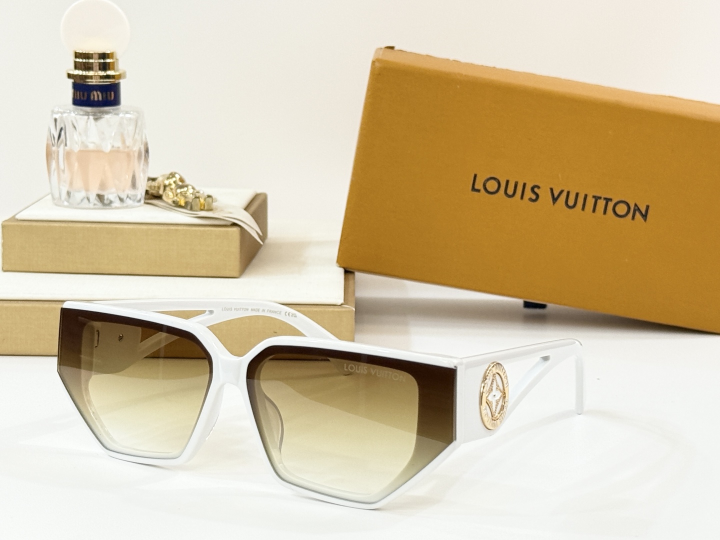  LOUIS VUITTON
MODZ2004U
Size67口12 145
